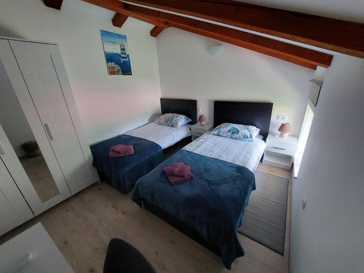 Apartman Sunset Plomin Exteriör bild