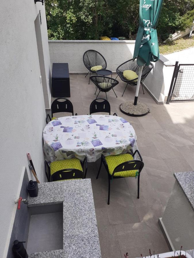 Apartman Sunset Plomin Exteriör bild