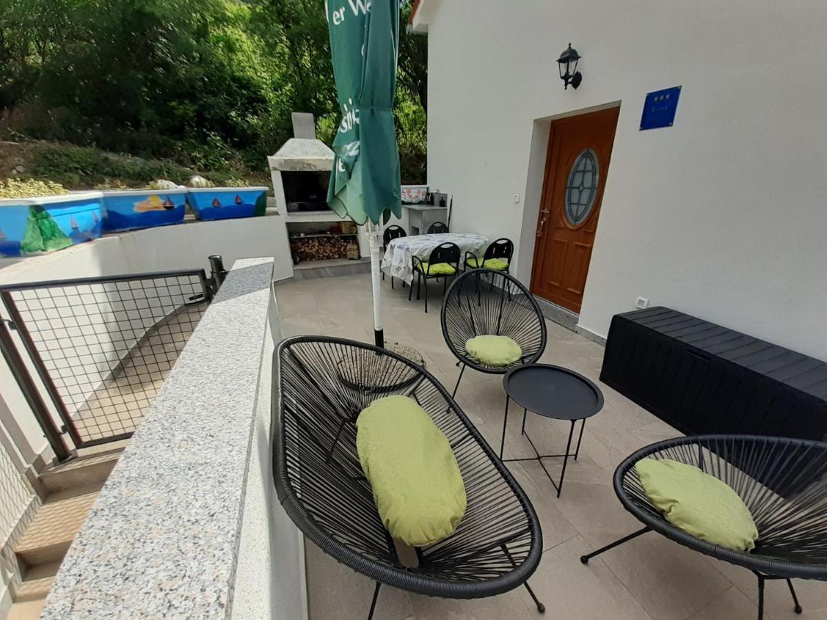 Apartman Sunset Plomin Exteriör bild