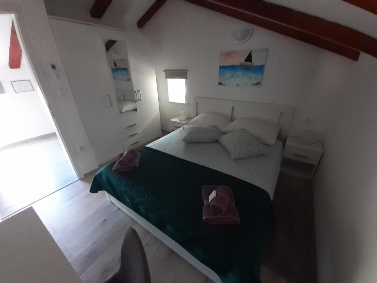 Apartman Sunset Plomin Exteriör bild